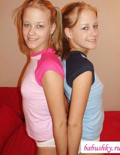Киски развратных сестричек - фото голых близняшек