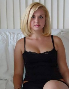 Смазливые соски скромной блондинки (15 фото эротики)